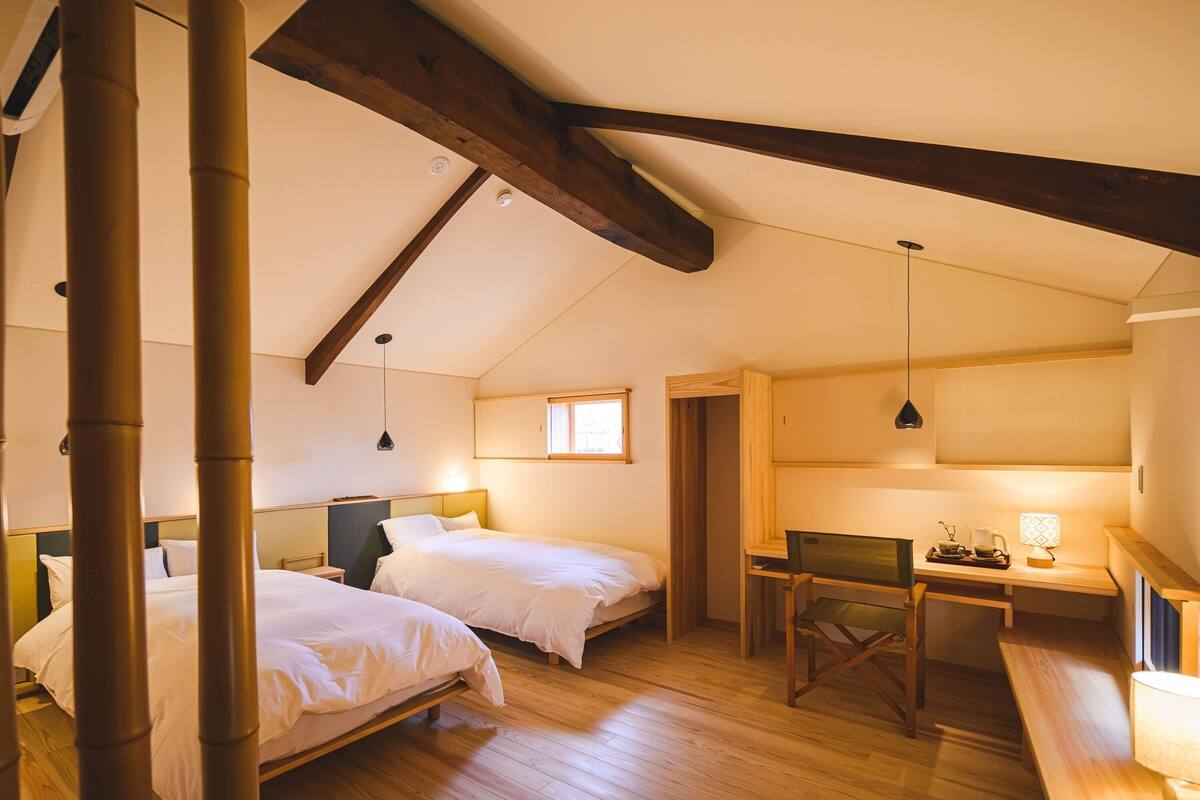 Standard Villa (Private Vacation Home, Hitoe) | Meja, Wi-fi percuma, cadar katil 