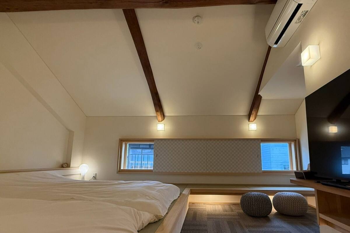 Superior Villa (Private Vacation Home, Hutae) | Meja, Wi-fi percuma, cadar katil 