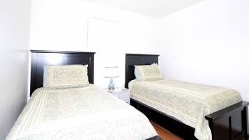 3 chambres, fer et planche Ă  repasser, Wi-Fi gratuit, draps fournis