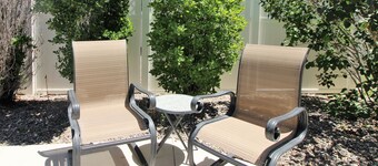 Great southside location, 2 mins to Bridges, fenced back yard, 2 car garage, AC!