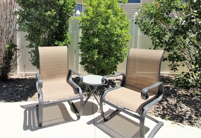 Great southside location, 2 mins to Bridges, fenced back yard, 2 car garage, AC!