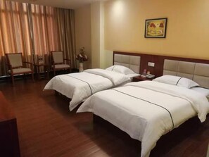 Quarto duplo luxo | Escrivaninha, cortinas blackout, Wi-Fi de cortesia