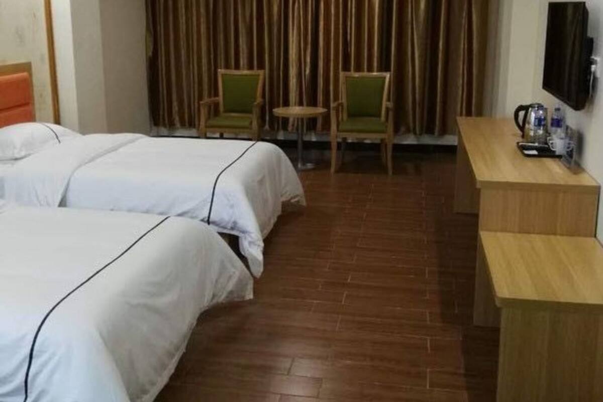 Quarto duplo exclusivo | Escrivaninha, cortinas blackout, Wi-Fi de cortesia