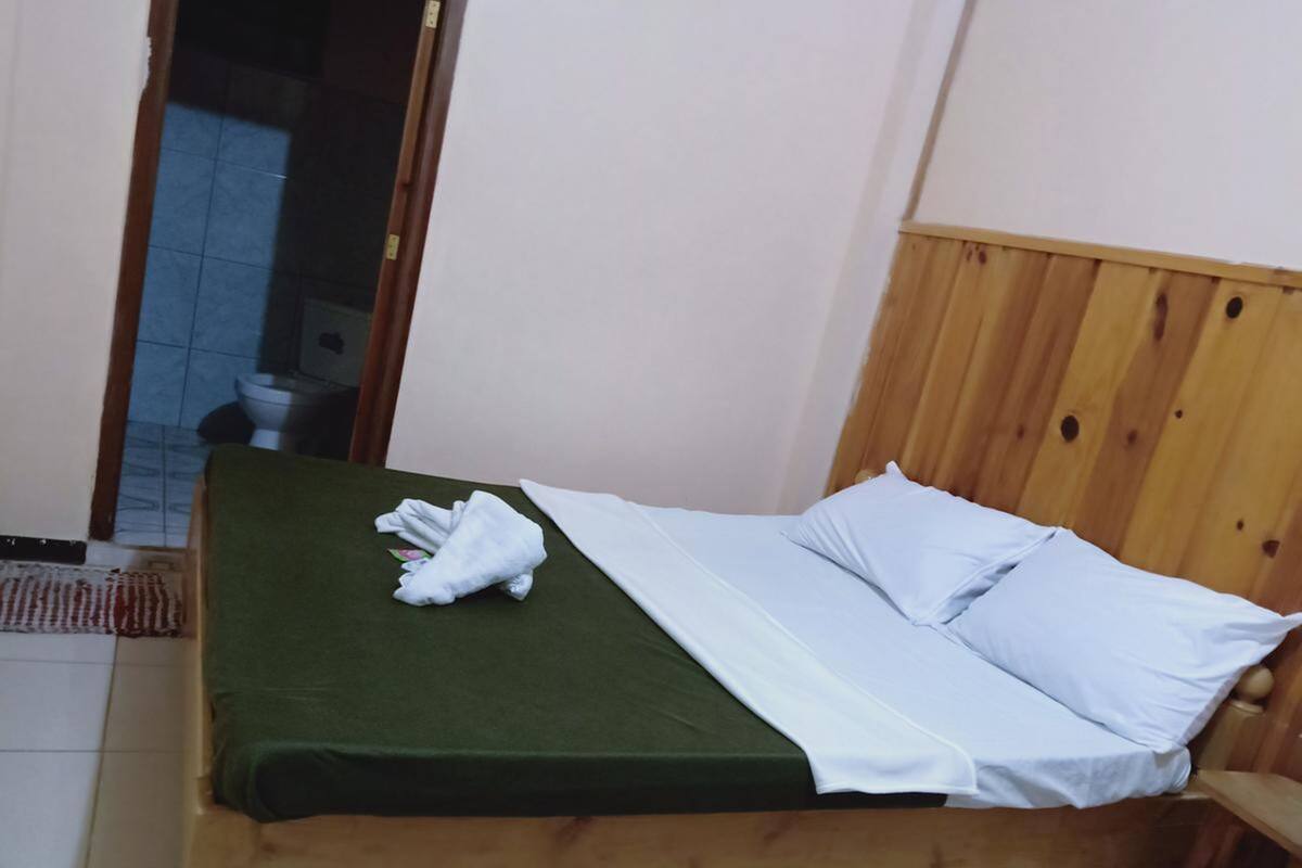 Double Room, Private Bathroom | Desk, bed sheets