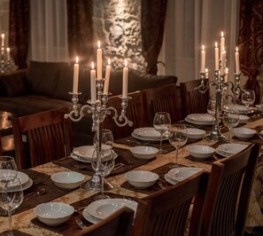 Villa | In-room dining