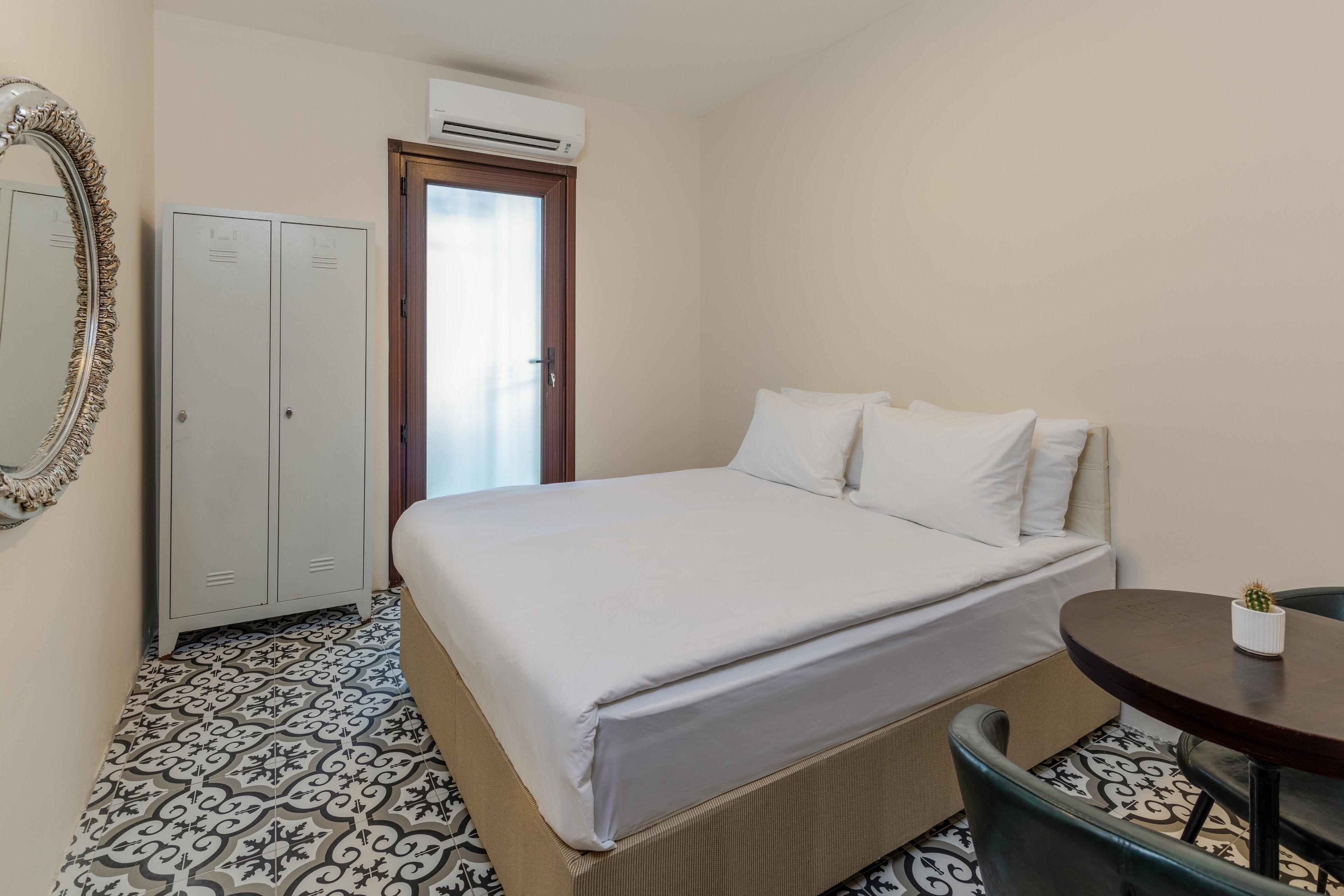Double Room Shared Bathroom | Egyptian cotton sheets, premium bedding, soundproofing