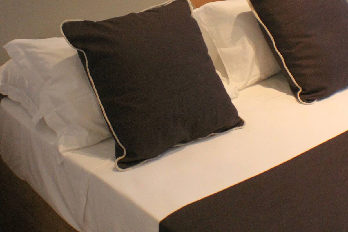 In-room safe, desk, iron/ironing board (on request)