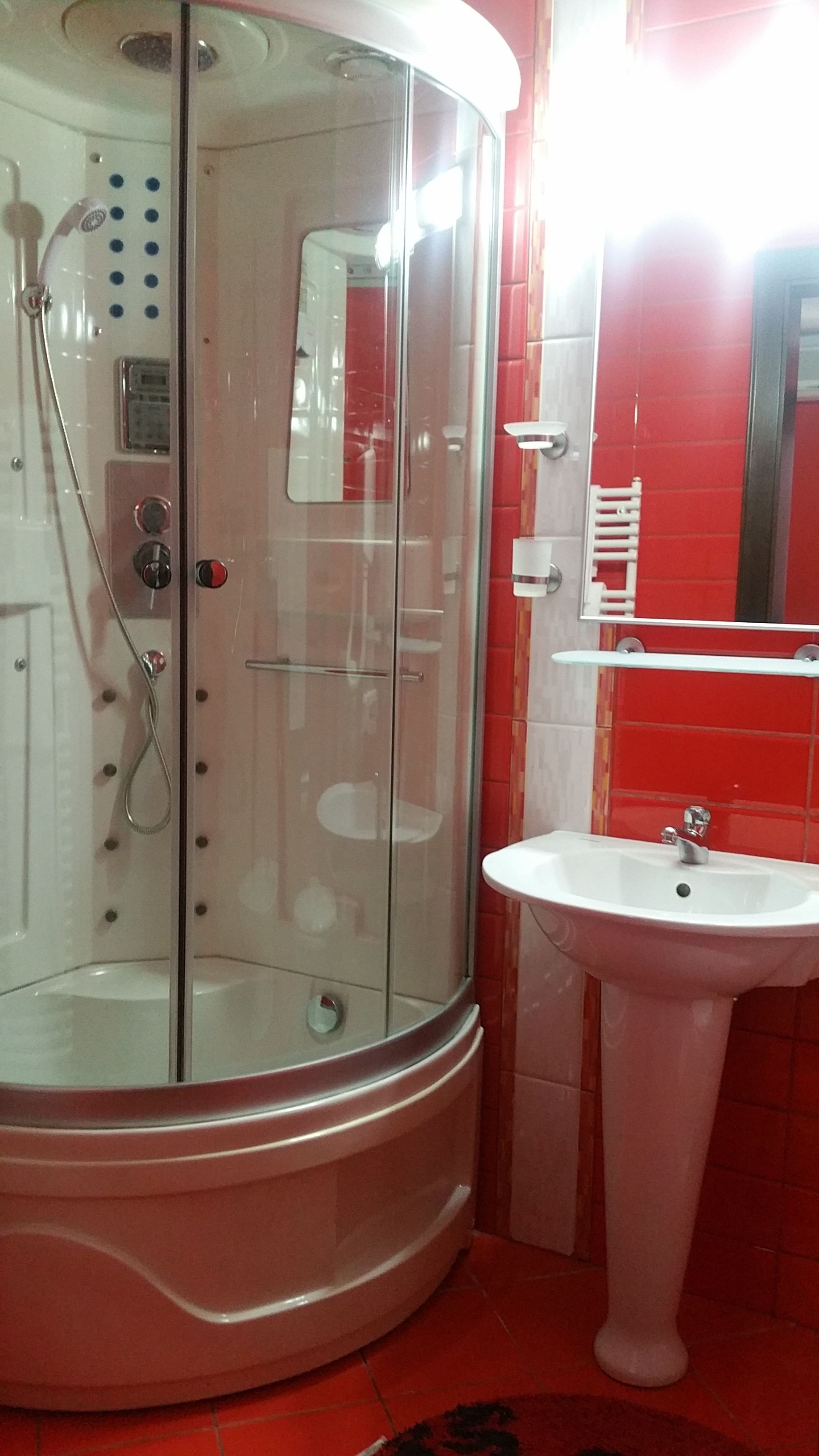 Deluxe Double Room | Bathroom | Combined shower/bathtub, jetted bath, hydromassage showerhead