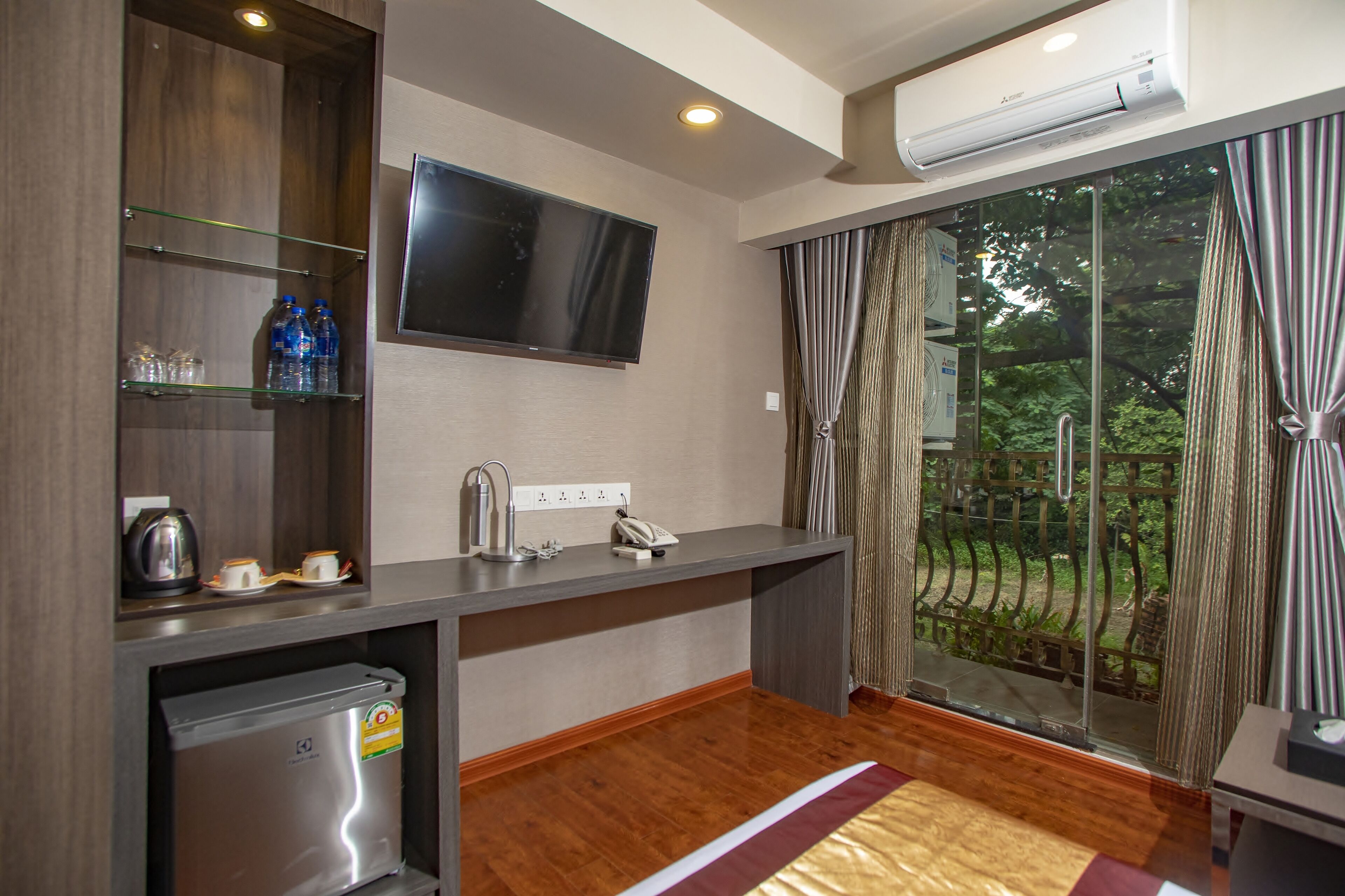 premier family connecting room | 1 bedroom, minibar, in-room safe, desk