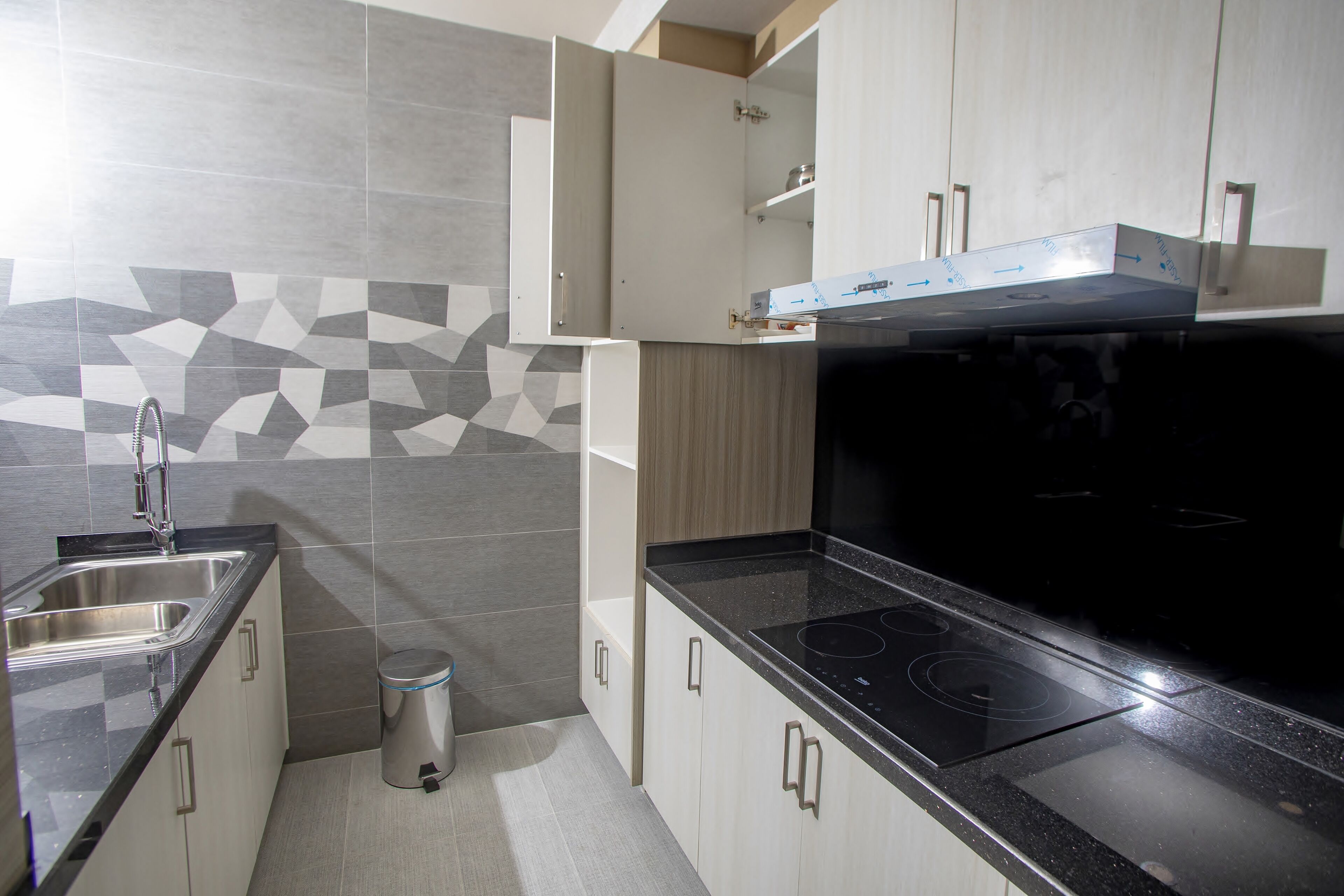 fridge, electric kettle, paper towels