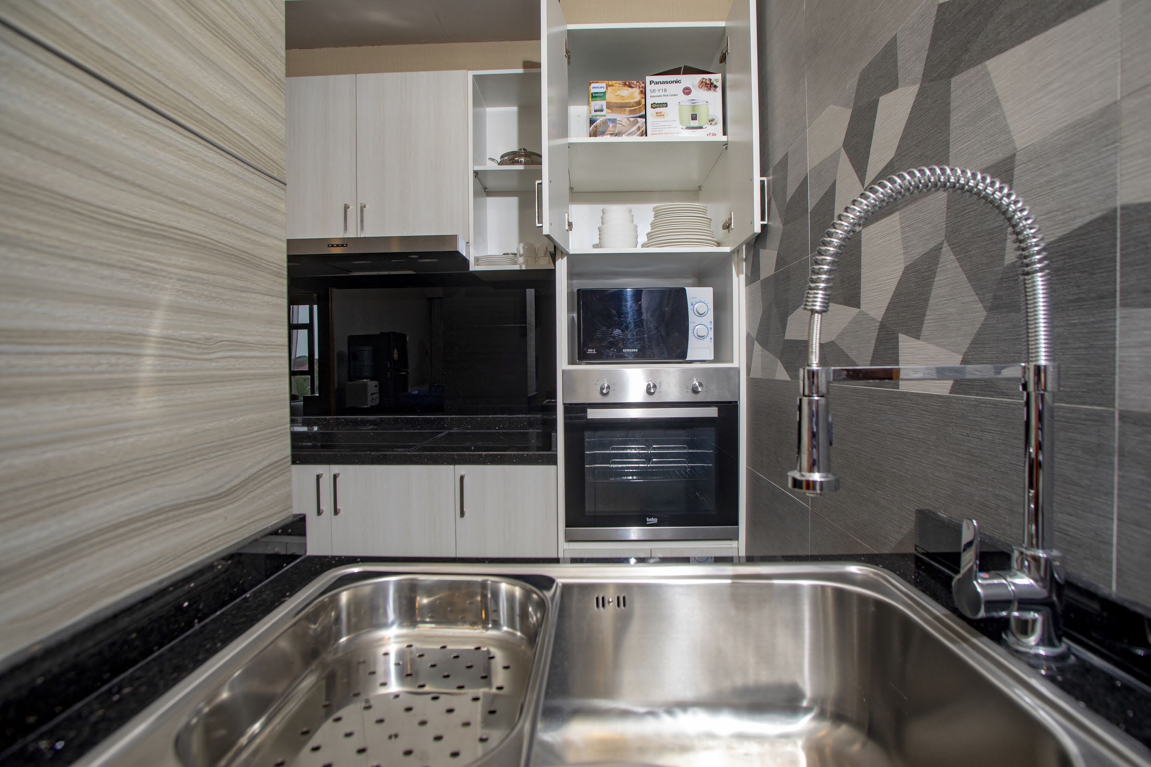 fridge, electric kettle, paper towels