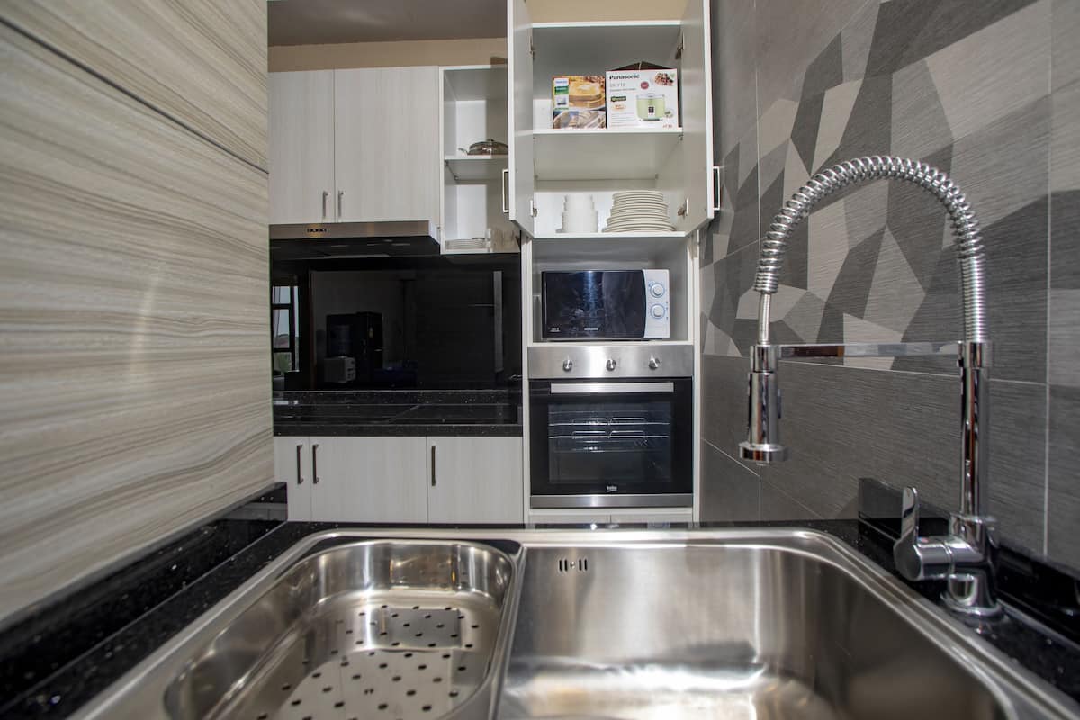 fridge, electric kettle, paper towels