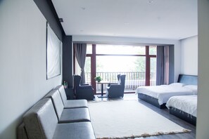 Family Suite | Blackout curtains, iron/ironing board, rollaway beds, free WiFi - Villa Haixin (Qingdao)