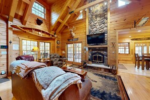 TV, fireplace, DVD player, table football - Quaint lakefront cabin w/ indoor & outdoor fireplace, private dock - dogs OK (Minocqua)