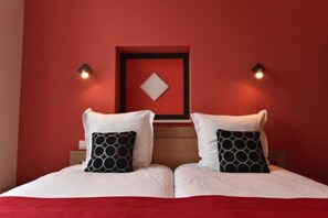 Chambre Double (Rouge Framboise)
