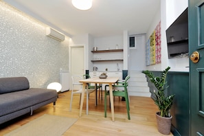Standard Duplex, 1 Bedroom | In-room dining - Cozy Vittoria Colonna (Rome)