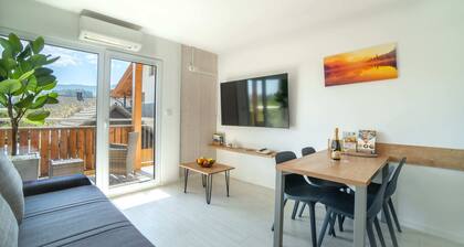 Lakeside Living: Modern Apartment Just 400m from Lake Bled