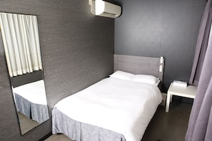 Quarto casal standard | Wi-Fi de cortesia, roupa de cama
