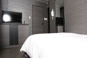 Quarto casal standard | Wi-Fi de cortesia, roupa de cama