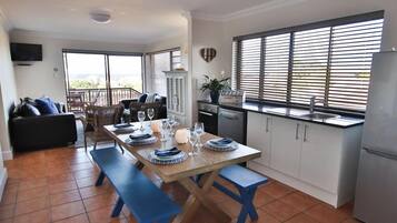 Luxury Apartment (3) | Private kitchen | Fridge, high chair