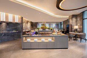 Desayuno buffet todos los días (con cargo) 