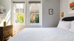1 bedroom, in-room safe, iron/ironing board, free WiFi