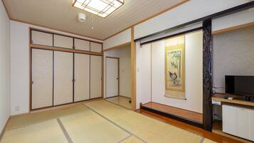 Japanese Style Room, Quadraple | Free WiFi, bed sheets