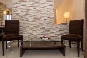 Superior Apartment (1) | Living area | 42-inch LED TV with satellite channels, TV - Jovan Apartments (Petrovac)