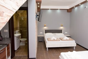 Deluxe-værelse til 4 personer (4) | Minibar, mørklægningsgardiner, lydisolering, gratis Wi-Fi