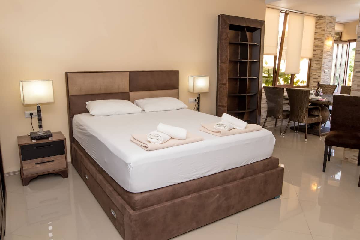 Superior Apartment (1) | Minibar, blackout drapes, soundproofing, WiFi (free)
