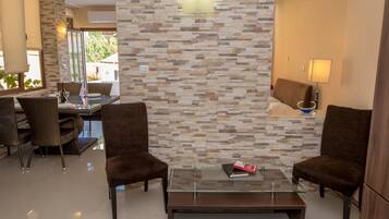 Minibar, blackout curtains, soundproofing, free WiFi