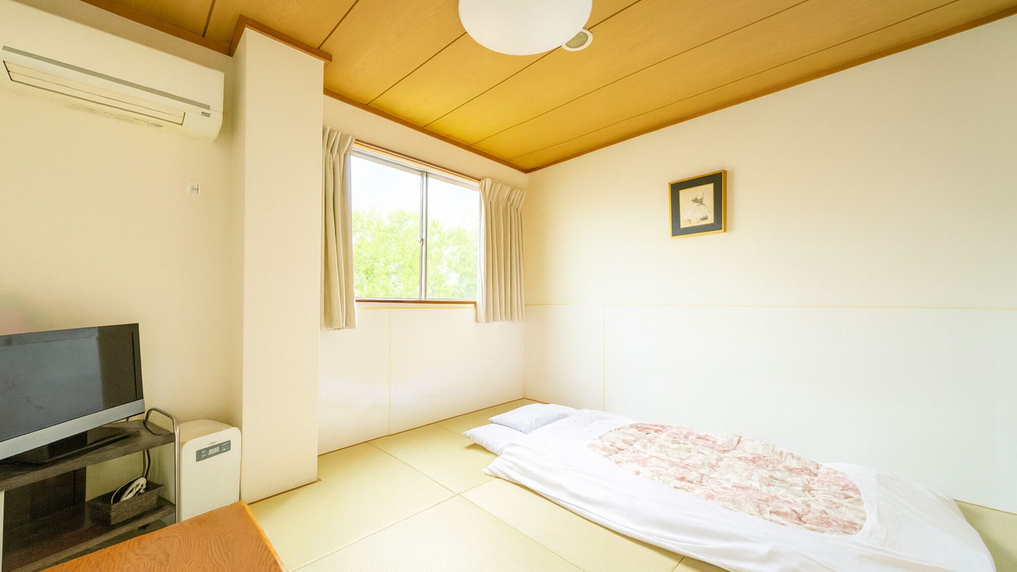 Wifi gratis y ropa de cama 