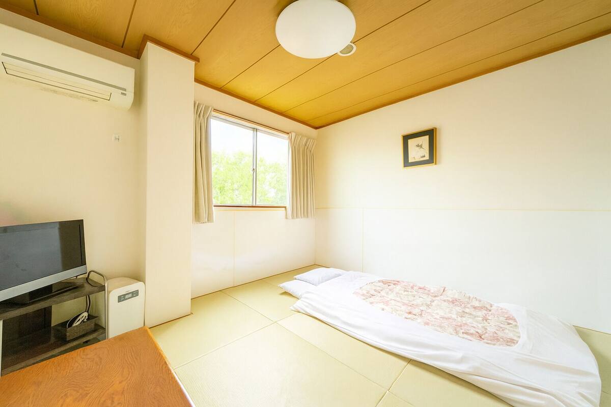 Japanese Style Room Triple, Smoking | Free WiFi, bed sheets