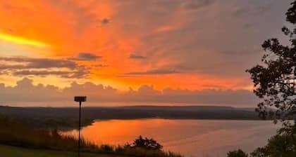 Tenkiller Bluff House