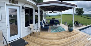 Outdoor dining - Tenkiller Bluff House (Park Hill)