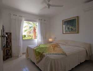 2 slaapkamers, een kluis op de kamer, een strijkplank/strijkijzer