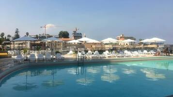 Seasonal outdoor pool