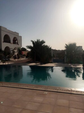 Piscine extérieure, piscine chauffée