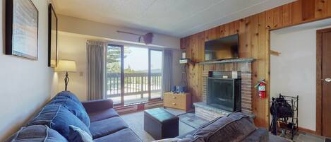 TV, DVD player, books, stereo