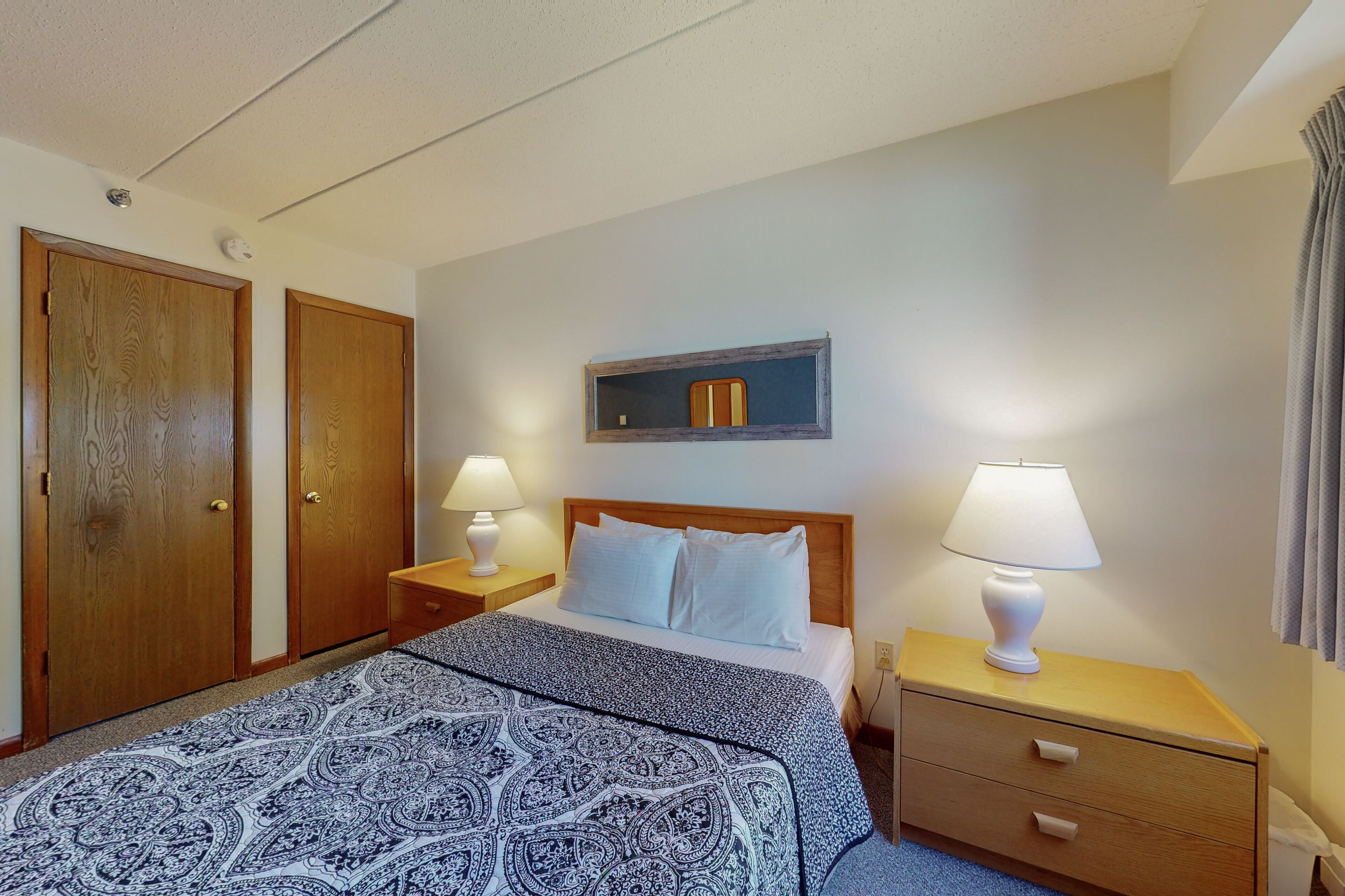 1 室のベッドルーム、インターネット、ベッドシーツ、車椅子でアクセスできる設備