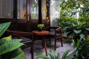 Garden - Golden Vishnu Villa (Siem Reap)