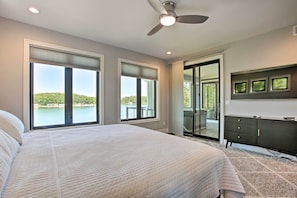 5 bedrooms, iron/ironing board, internet, bed sheets
