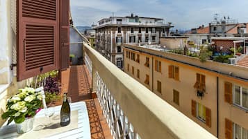 Apartment, 5 Bedrooms, Sea View | Balcony