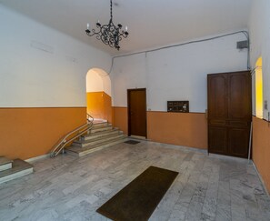 Interior entrance - Migliarina Garden (La Spezia)