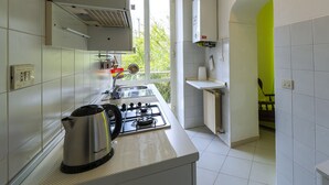 Apartment, 2 Bedrooms | Private kitchen - Migliarina Garden (La Spezia)
