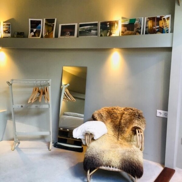 2 bedrooms, Select Comfort beds, iron/ironing board, free WiFi - Houseboat Tante Piet (Amsterdam)
