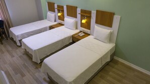 Kolmen hengen huone