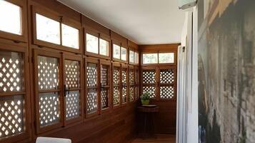 Tägliches inbegriffenes großes Frühstück