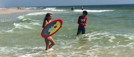 ビーチ、サンラウンジャー