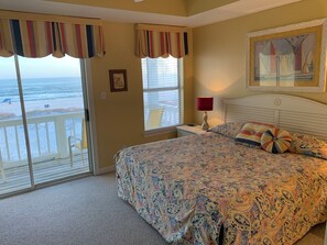 5 bedrooms, desk, iron/ironing board, travel cot - Fantastic Oceanfront Home/Lgprivpool/Wifi/A+Location-Call/text 4046643546 (Gulf Shores)
